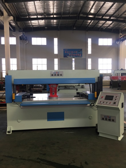 XYJ－1/25 夾子自動送料連續(xù)裁斷下料機(jī)