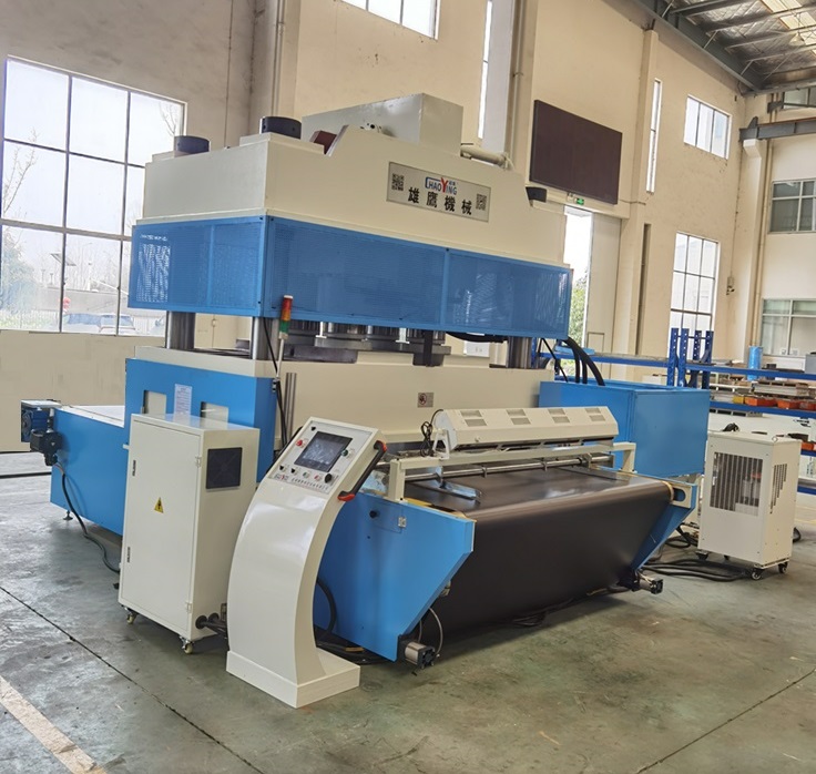XYJ－3/1000 彈性地板模壓裁斷機