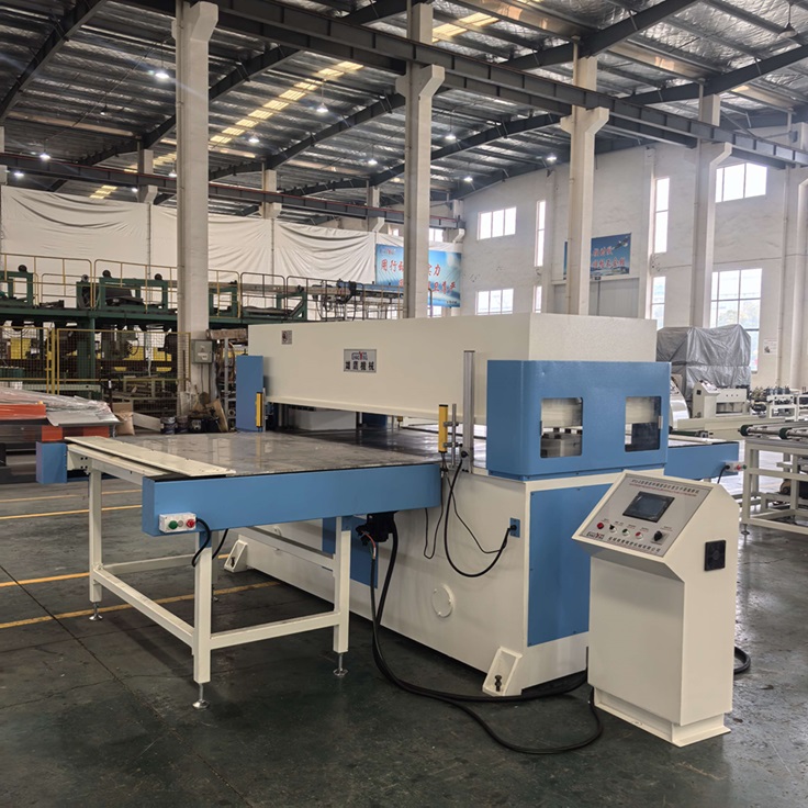 XYJ－3  單/雙工位裁切成型機