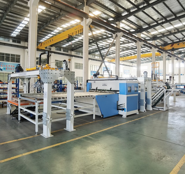 XYJ－3 彈性地板自動(dòng)裁切碼垛生產(chǎn)線